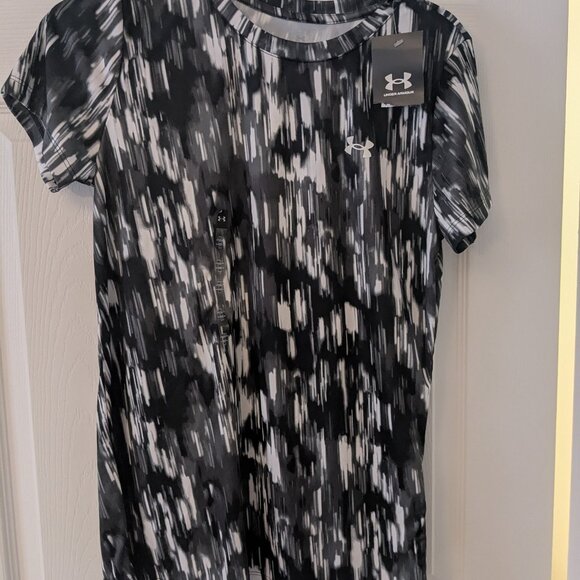 Under Armour T-shirt, small, black/white - new with tags! - Picture 1 of 1